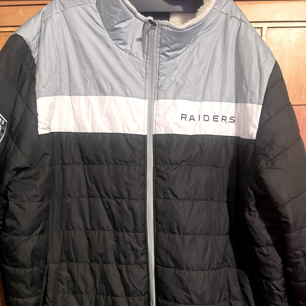 NWOT mens big and tall raiders jacket